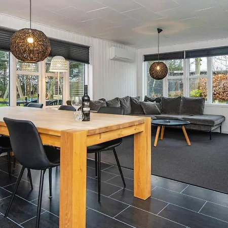 Lxvi Holiday home *